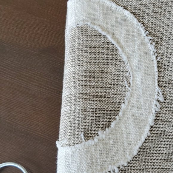 🆕️ Magaschoni Maison XO Table Runner - Picture 7 of 10